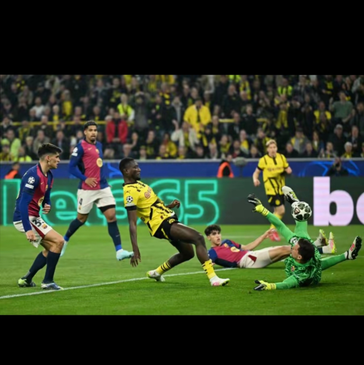 开云-包含巴萨逆转比利时，范佩西关键制胜的词条