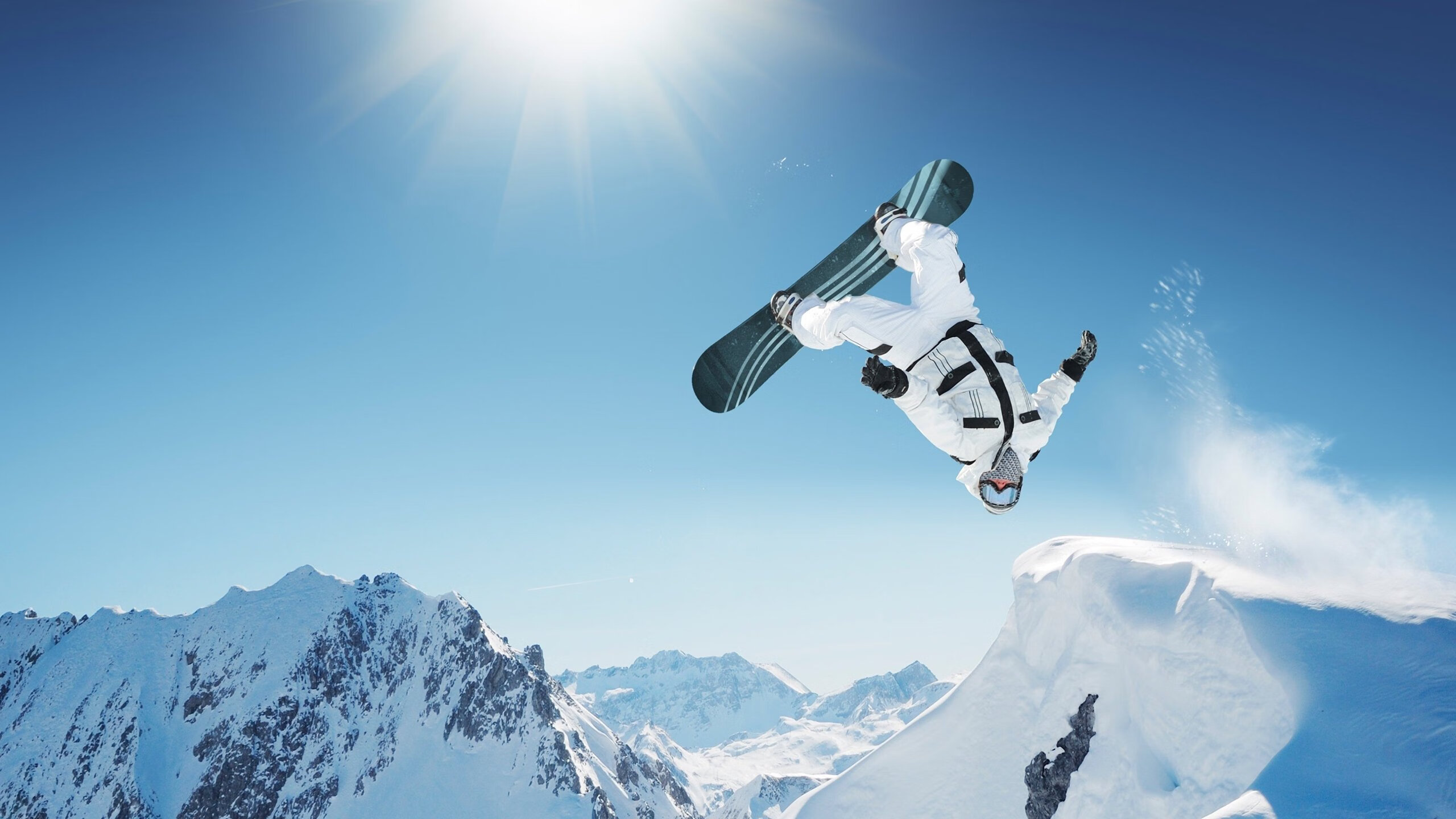 开云体育-迈阿密之夜，范弗利特如何上演一场F1的魔幻现实？