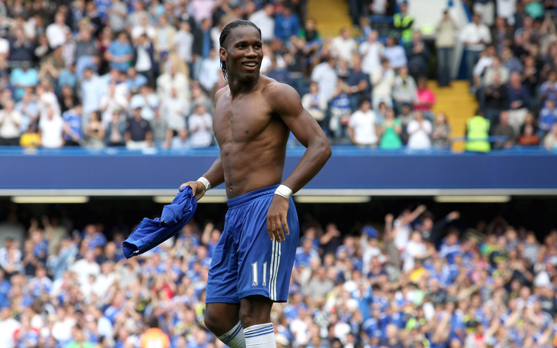 破晓时分，德里赫特觉醒轰鸣，皇马精密机器持续碾压勒沃库森