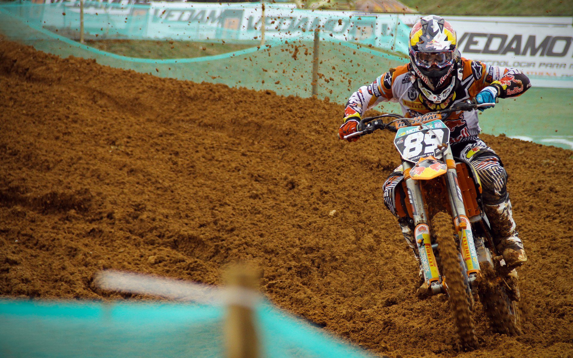 纪录之夜，巴斯托尼缔造传奇助攻，马竞铁血鏖战力克塞维利亚